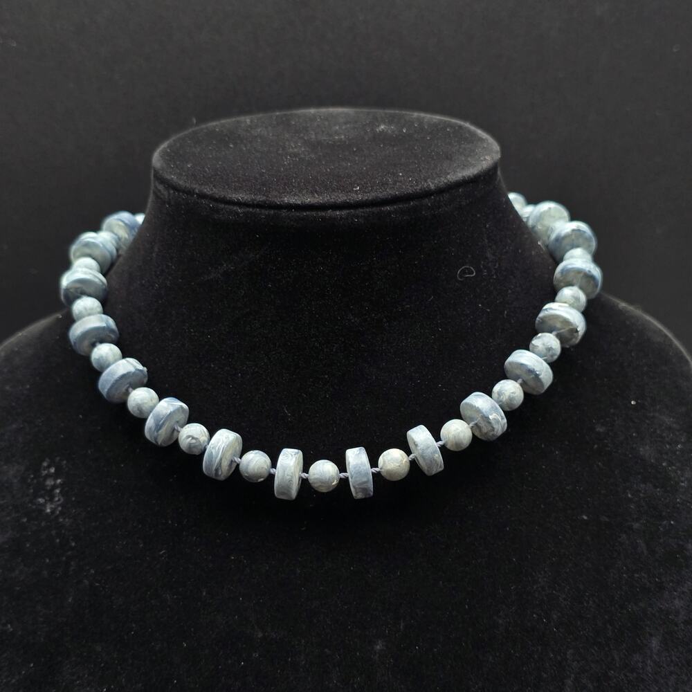 Sarah Coventry 1977 Stone Age Necklace Gray Blue Marbled Plastic Vintage